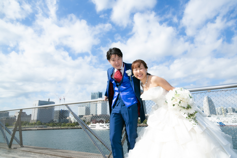 みなとみらいを背景に