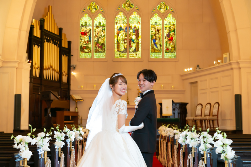 大聖堂を背景に