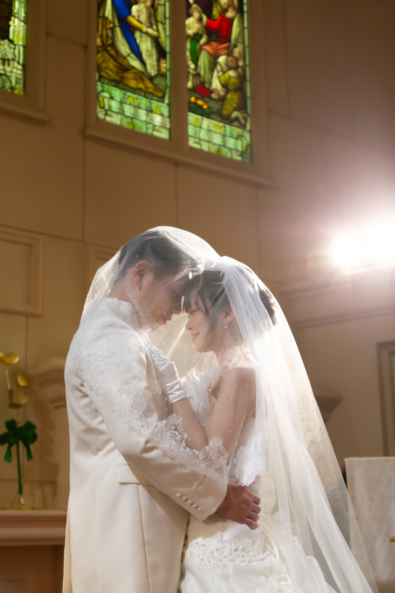 歴史あるステンドグラスに見守れながら・・