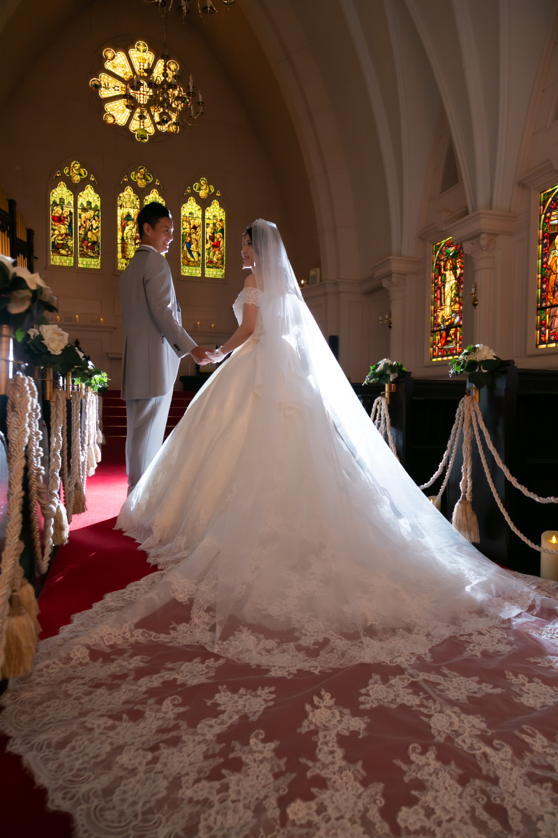 バージンロード22m!に映えるロングトレーン