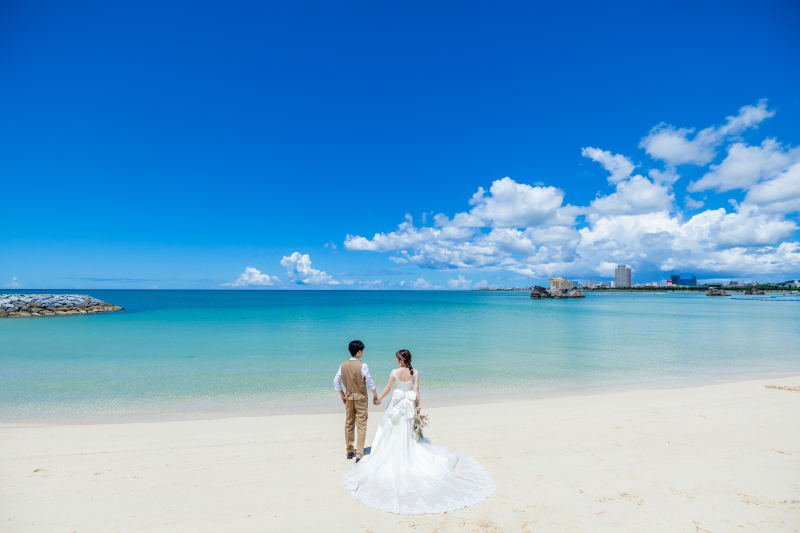  どこまでも広がる青い空と海