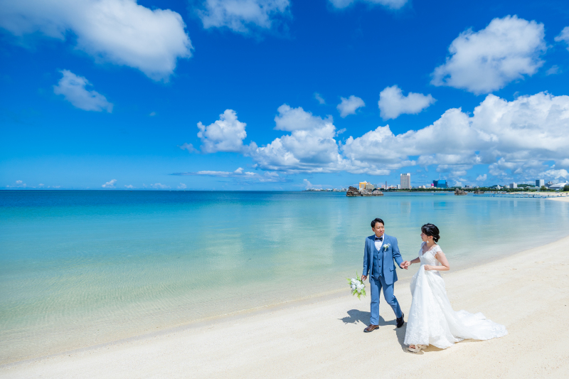 どこまでも続く青い海と空