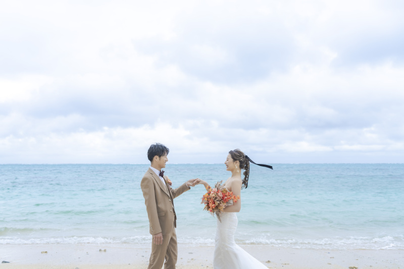 石垣島の海をバックに王道ショット