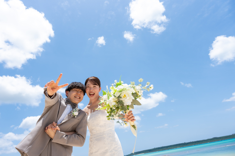 ラストショットは青空の下でピース!