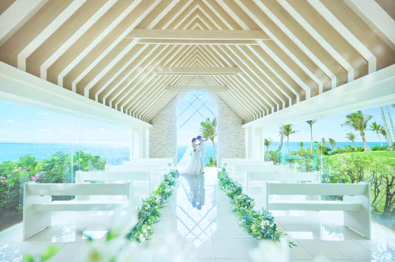 ＼5月迄撮影限定／【沖縄本島ビーチ＆海見えチャペルフォト100カット】　衣裳選び放題★