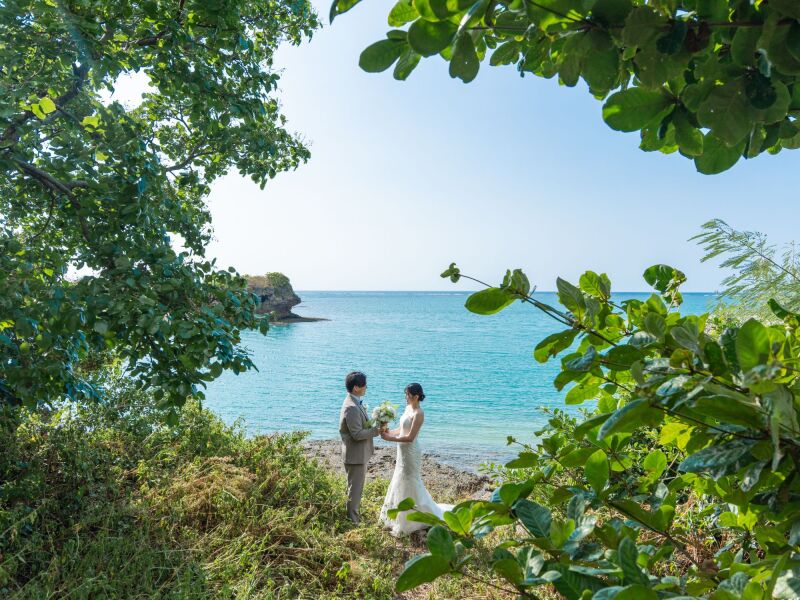 【沖縄本島】＼4～6月撮影で南国リゾートを満喫♪／ビーチ＆グリーンフォト100カット★衣装選び放題＆ヘアメイク全て込8.8万円！