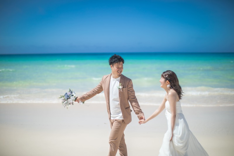 【宮古島】\11月~1月もまだ間に合う★/憧れのビーチフォト50カットを5.5万円で叶えられる♪衣装選び放題&プロヘアメイク付!