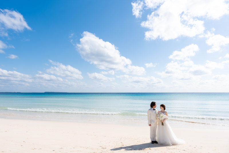 【沖縄本島】\美肌・痩身・小顔 のAI加工付き!/11月~1月も間に合う♪憧れのビーチフォト50カットを71,500円で♪