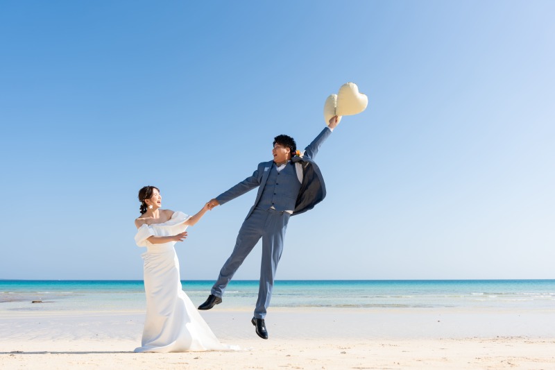 【宮古島】\11月~1月もまだ間に合う★/憧れのビーチフォト50カットを5.5万円で叶えられる♪衣装選び放題&プロヘアメイク付!