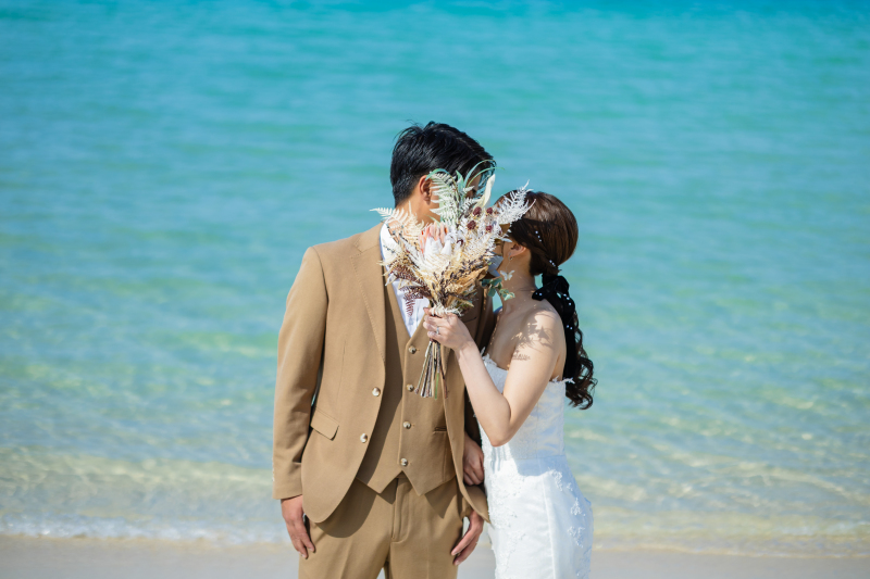 【沖縄本島】＼美肌・痩身・小顔 のAI加工付＆衣裳選び放題／4～6月も間に合う♪憧れのビーチフォト50カットを71,500円で♪