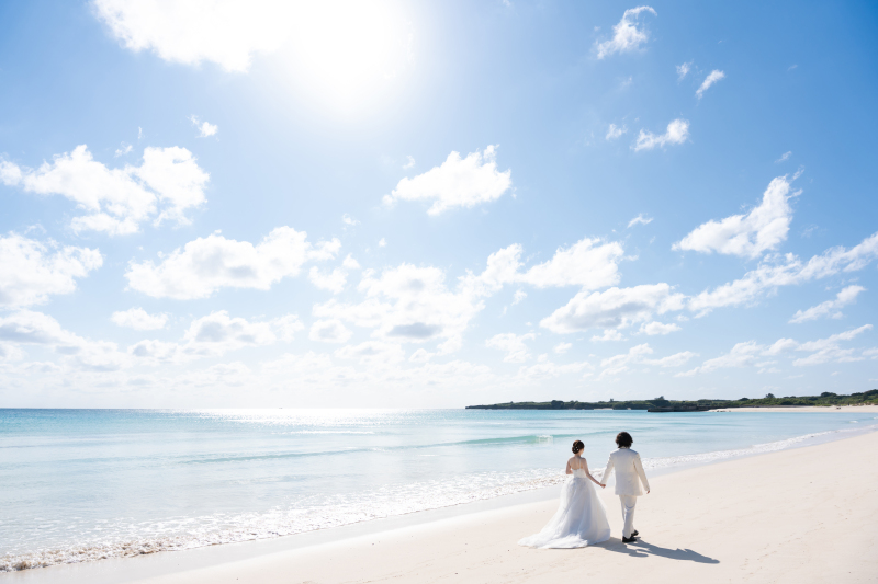 【宮古島】\プロの美容アテンド同行の安心撮影♪*/68,200円で50カット!ドレス選び放題!11月~1月もまだ間に合う!