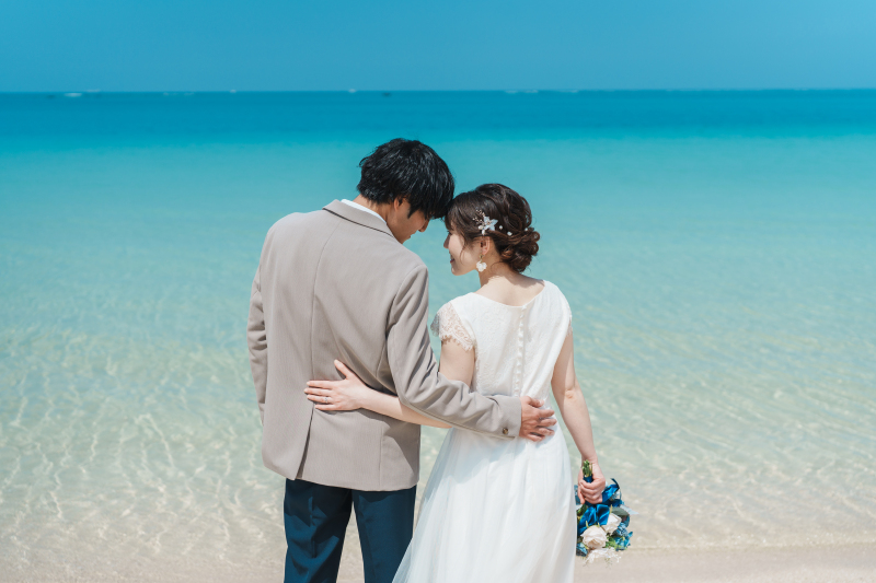 【沖縄本島】＼美肌・痩身・小顔 のAI加工付＆衣裳選び放題／4～6月も間に合う♪憧れのビーチフォト50カットを71,500円で♪