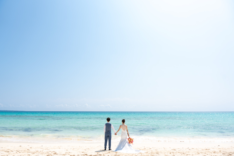 【沖縄本島限定】12月~2月撮影の期間限定価格!\プロの美容アテンド同行の安心撮影♪*/50カット6.6万円のビーチ撮影プラン♪