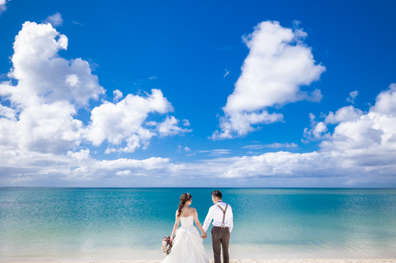 【沖縄本島 北谷サロンOPEN記念】憧れのビーチフォトを2 万円台で叶えられる♪衣装&プロヘアメイク付!