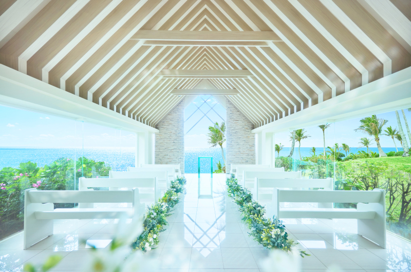 ＼5月迄撮影限定／【沖縄本島ビーチ＆海見えチャペルフォト100カット】　衣裳選び放題★