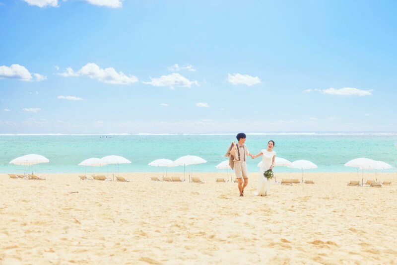 ＼5月迄撮影限定／【沖縄本島ビーチ＆海見えチャペルフォト100カット】　衣裳選び放題★