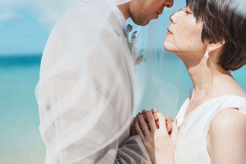 【沖縄本島】＼美肌・痩身・小顔 のAI加工付＆衣裳選び放題／4～6月も間に合う♪憧れのビーチフォト50カットを71,500円で♪