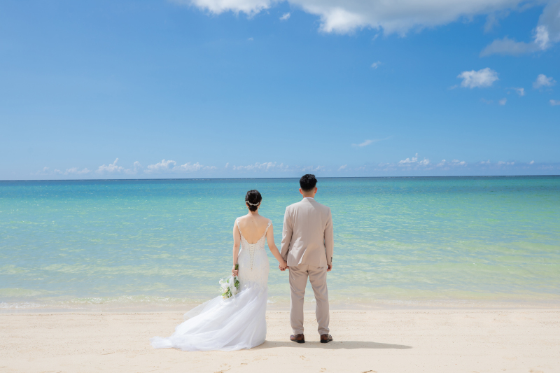 【沖縄本島】\5月~7月も間に合う!/憧れのビーチフォト100カット69,000円Plan♪衣装選び放題&プロヘアメイク付!