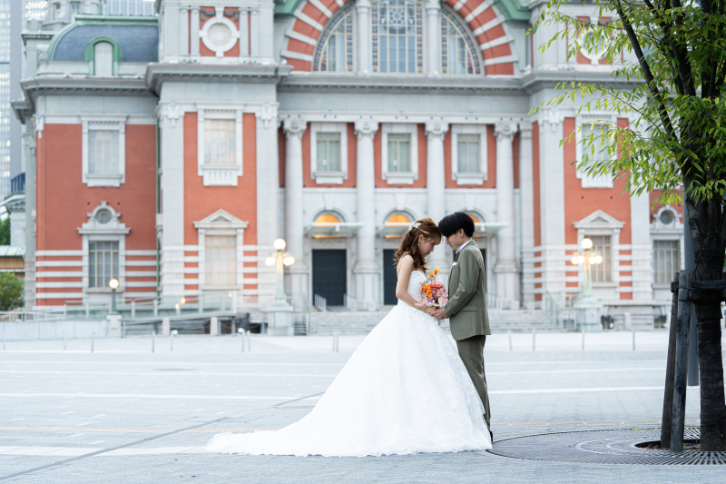 おふたりの自然なツーショットから開始！