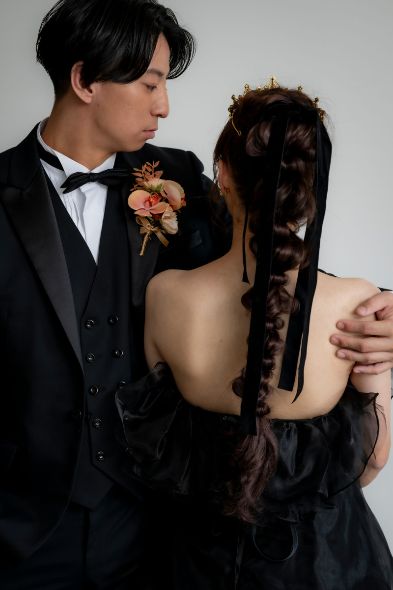 新婦様のバックショット（髪型見せるバージョン）