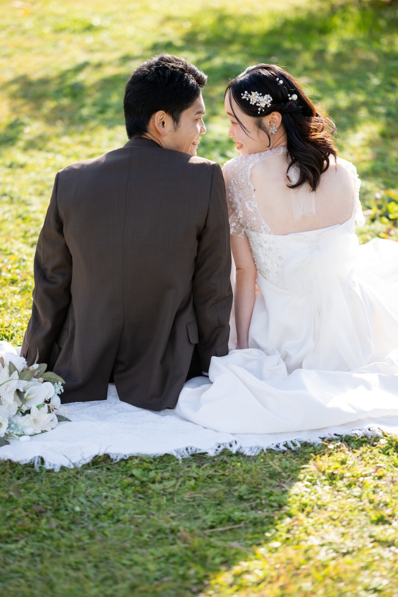 お座りの後ろ姿♪