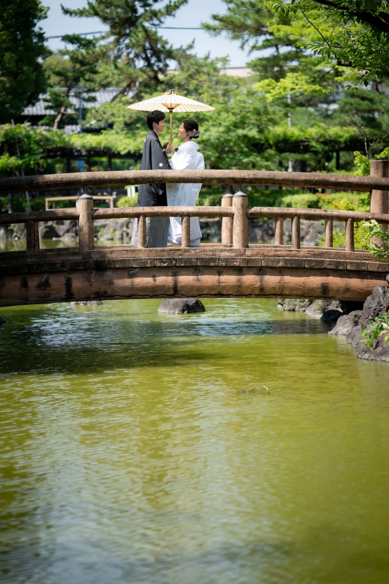 橋の上で相合傘！