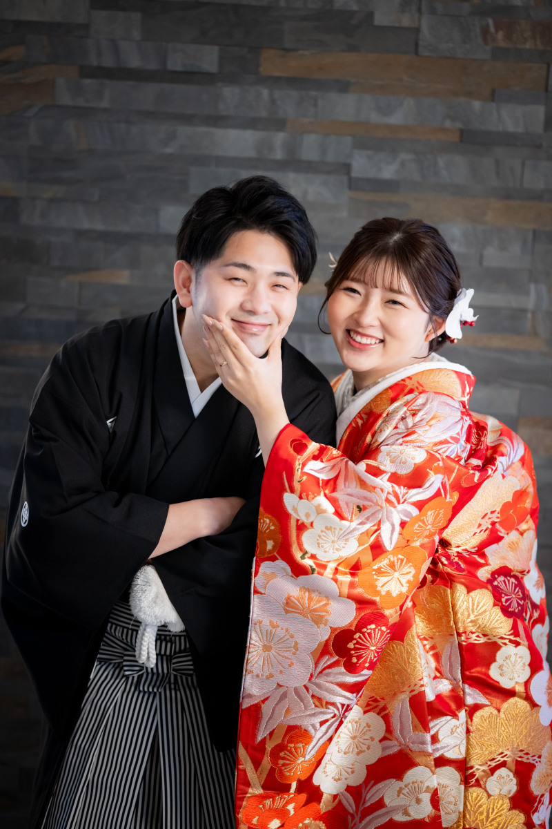 石壁の背景で楽しく♪