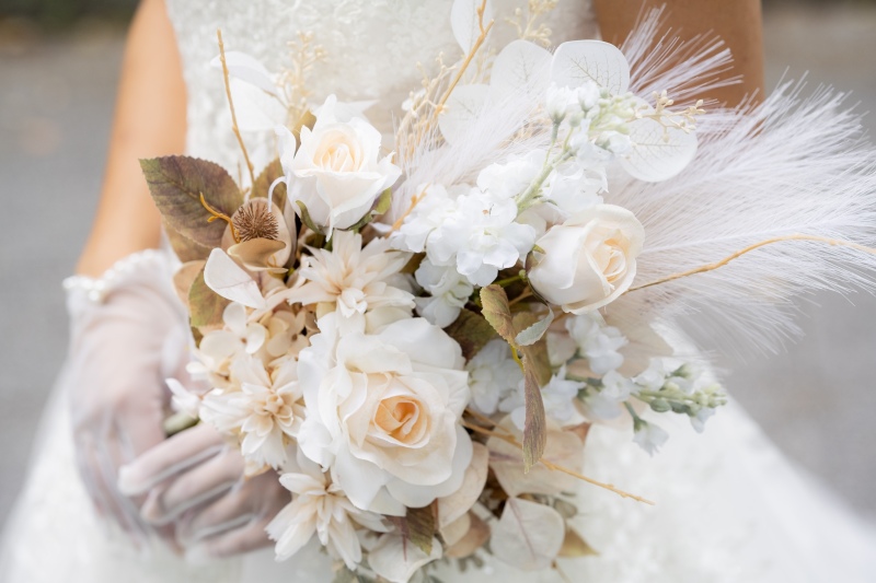 やわらかい雰囲気のホワイトブーケ