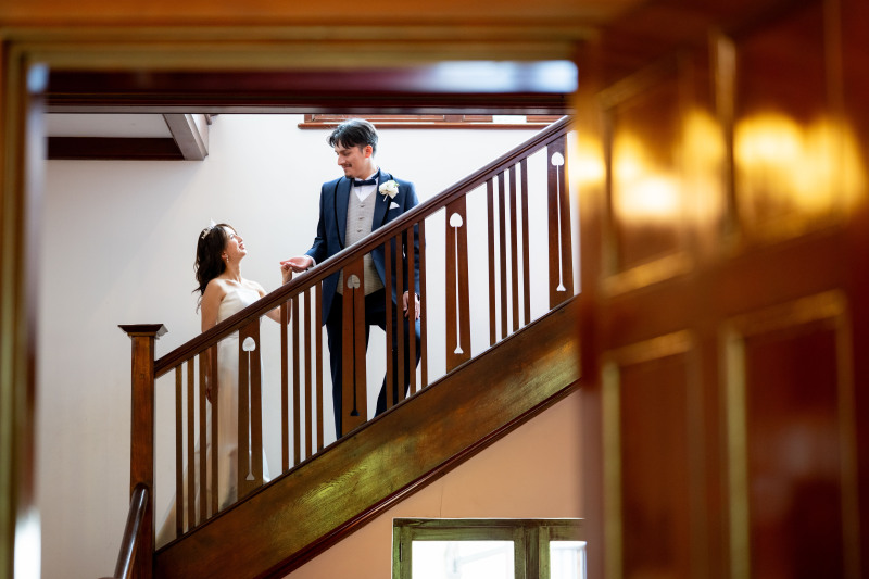 階段を使ってエスコートシーン