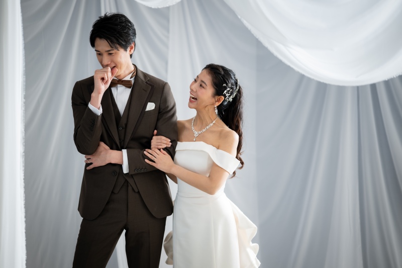 大切な家族、友人たちと幸せに包まれたスタジオフォト