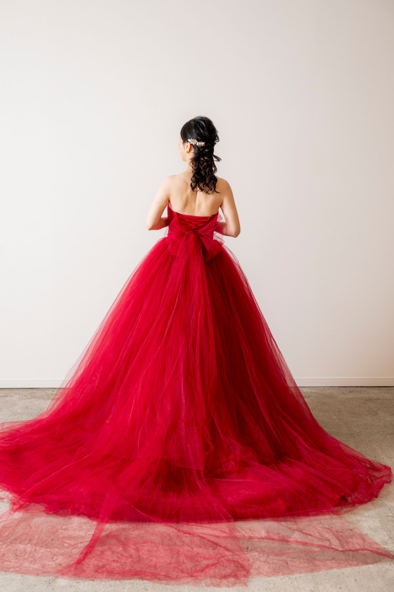 赤のカラードレス後ろ姿!