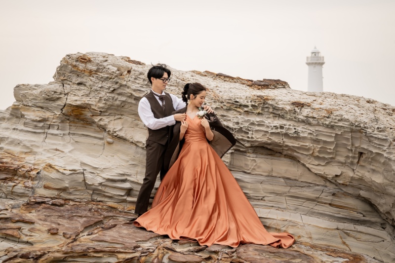 灯台を遠景に入れたお洒落なショット