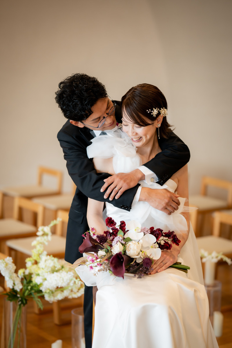 バックハグで自然に！