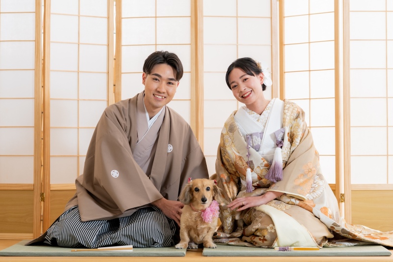 格式ある和の空間にちょこんと座る小さな家族♡