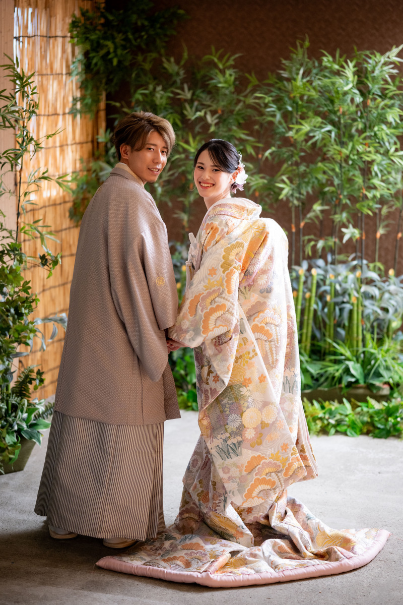 後ろ姿もきっちり