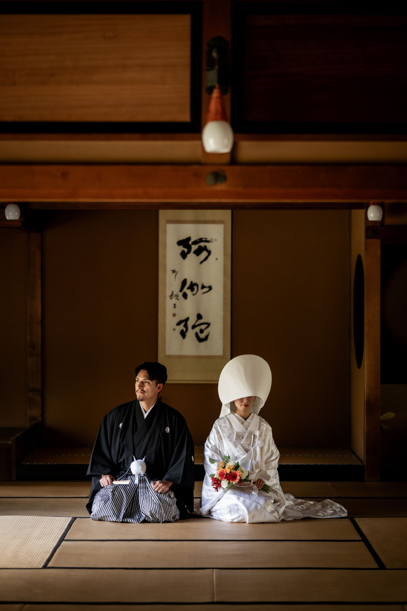 白無垢にお色直し。雰囲気出して味のあるカット