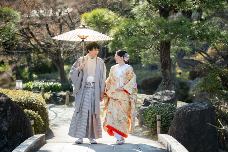 和装で徳川園に移動