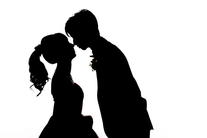 白い背景でシルエット撮影!