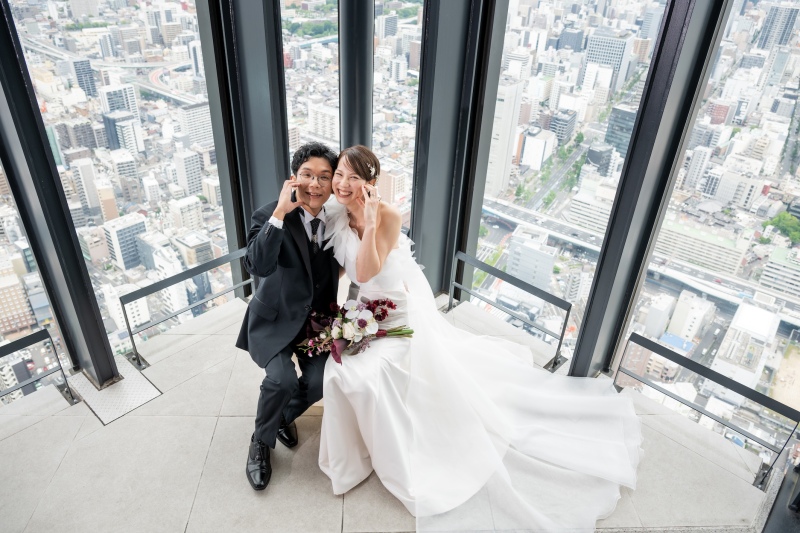 展望台から見下ろす景色に、ふたりの広がる未来を重て