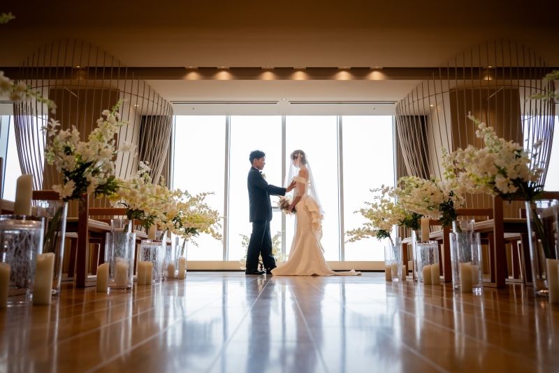 「光と祝福に包まれて、永遠の誓いはここらか」