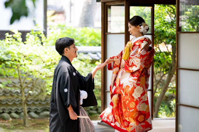 伝統の中に洋装の華やかさをとり入れた自慢の色打掛