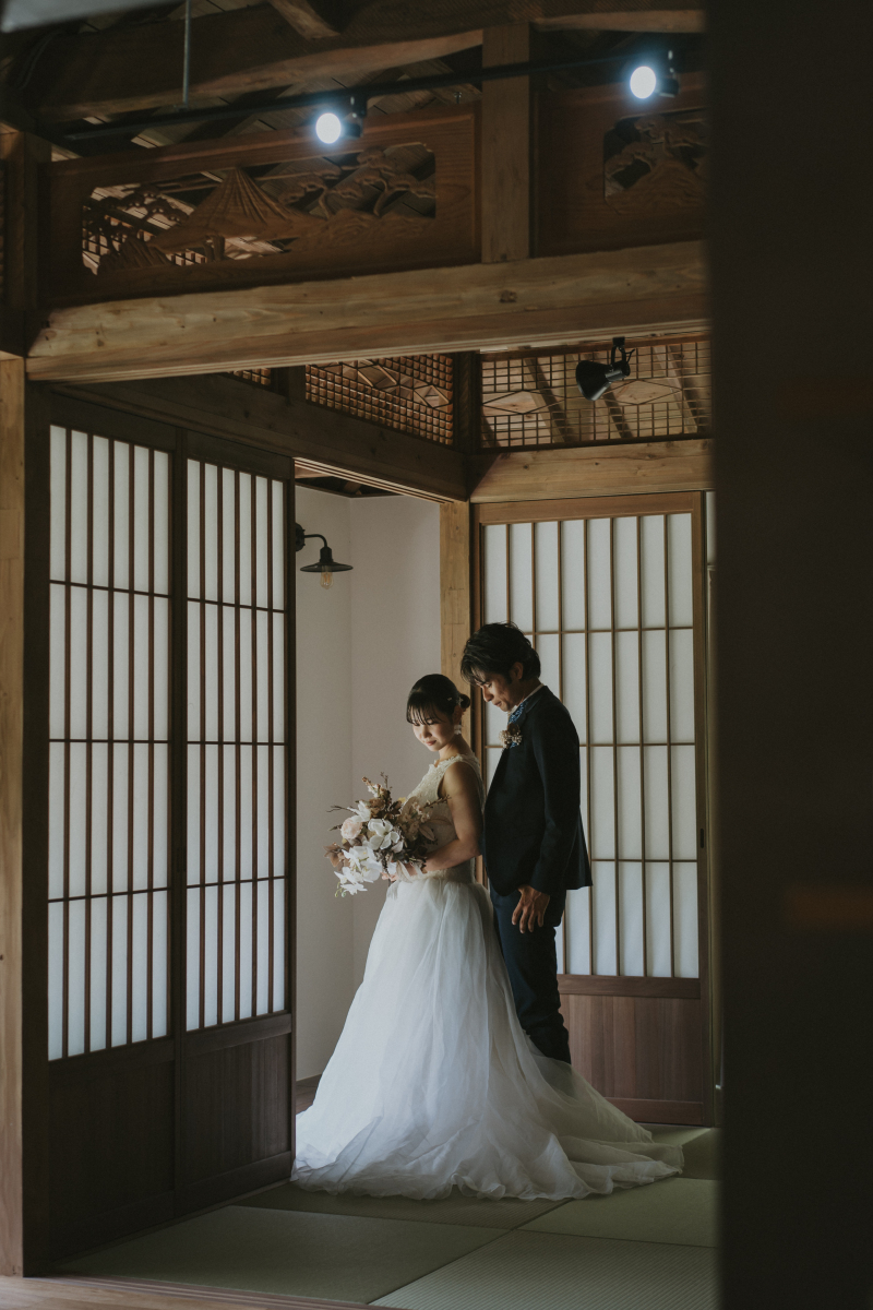 歴史ある建物がおふたりのこれからをみまもります