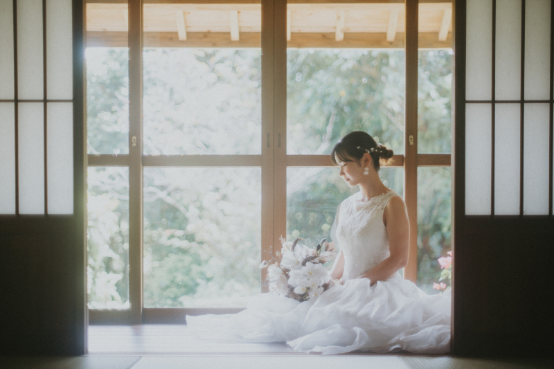 赤瓦のフォトスタジオ Agarijo wedding_女性のフォトグラファーがいる