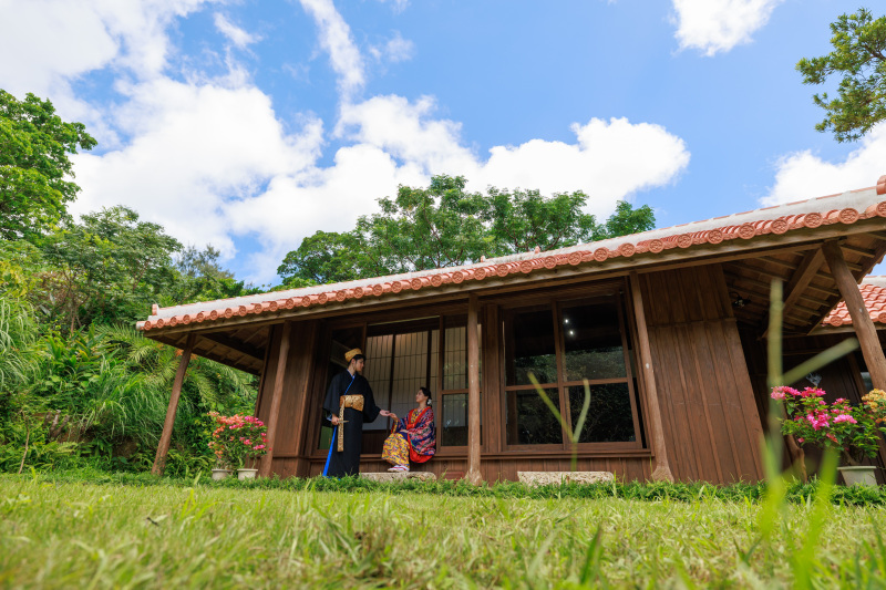 琉球家屋ならではの広々とした「ウナー(お庭)」