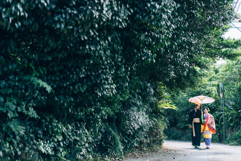 琉装ウェディングフォト|琉球古民家+天然ビーチ満喫プラン