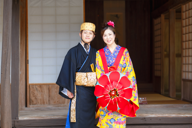 中村家住宅で叶える、伝統衣装・琉装のファミリーフォトウェディング