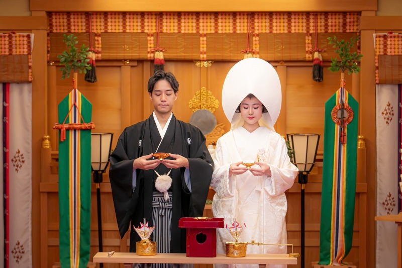 厳かな和装神前式の雰囲気の中での撮影ができます