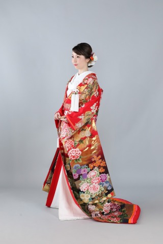 衣装(白無垢・色打掛・引振袖・紋服・ドレス・タキシード)