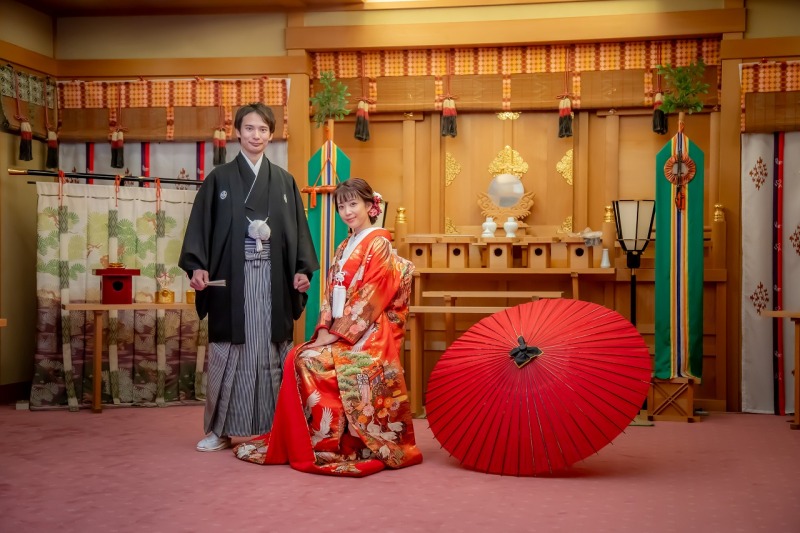 11月1日~12月15日まで77,000円『目白庭園』&『神殿』での2ヶ所撮影*新婦和装2着・衣装差額なし・データ150カット付