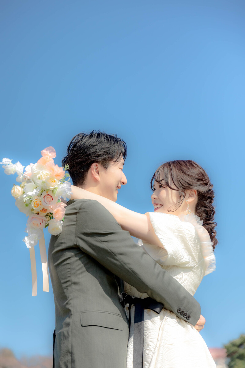 青空をバックに